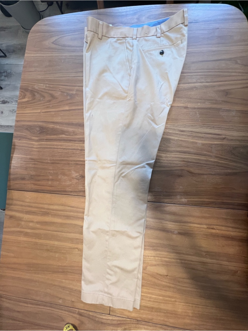Men's slim fit Brooks Brothers Chino Pants in khaki - Comfortable Tailored Fit